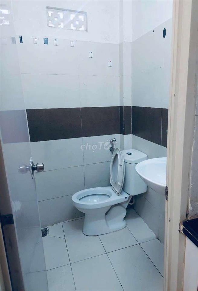 nhà căn góc nhỏ xinh trệt lầu 1pn Điện biên phủ  p11 Q10
