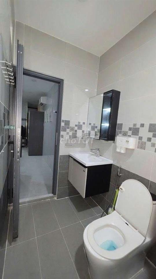 nhà nc mới full nội thất Xịn tr 2 lầu 2pn 3vs ng.Thị Minh khai p5 Q3