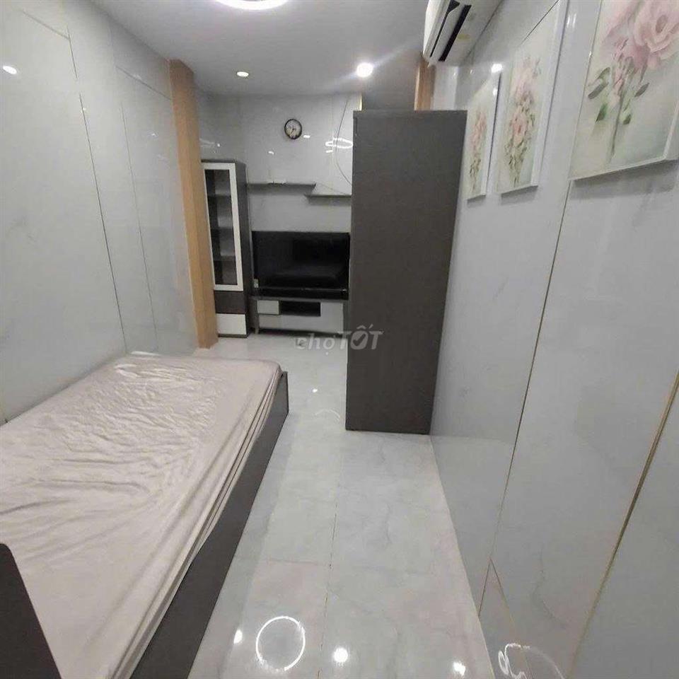 nhà nc mới full nội thất Xịn tr 2 lầu 2pn 3vs ng.Thị Minh khai p5 Q3