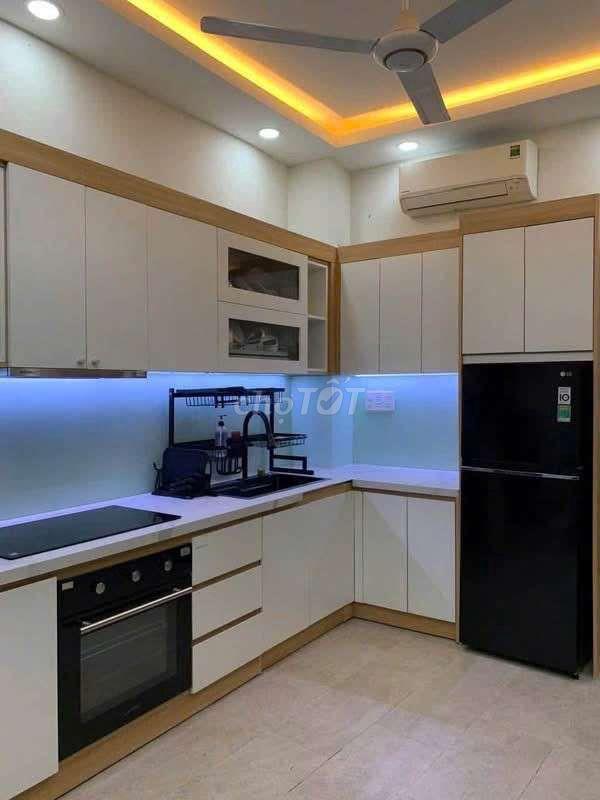 nhà nc mới đẹp full nội thất xịn 2pn 2vs phan đình Phùng  p1 Q.PN 