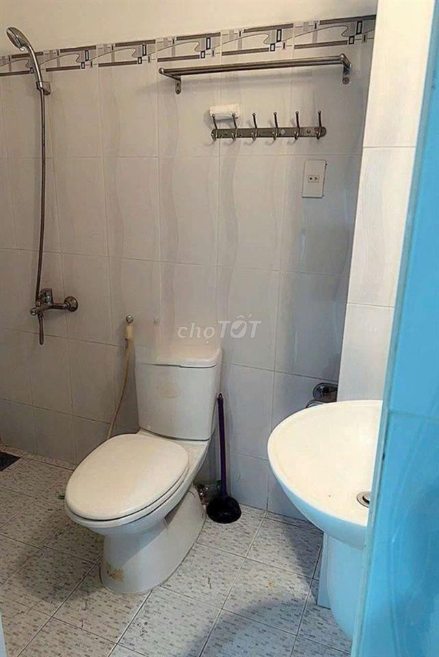 nhà nc mới đẹp 5x11 tr lầu 2pn 2vs thích Quảng Đức p5 Q Phú nhuận