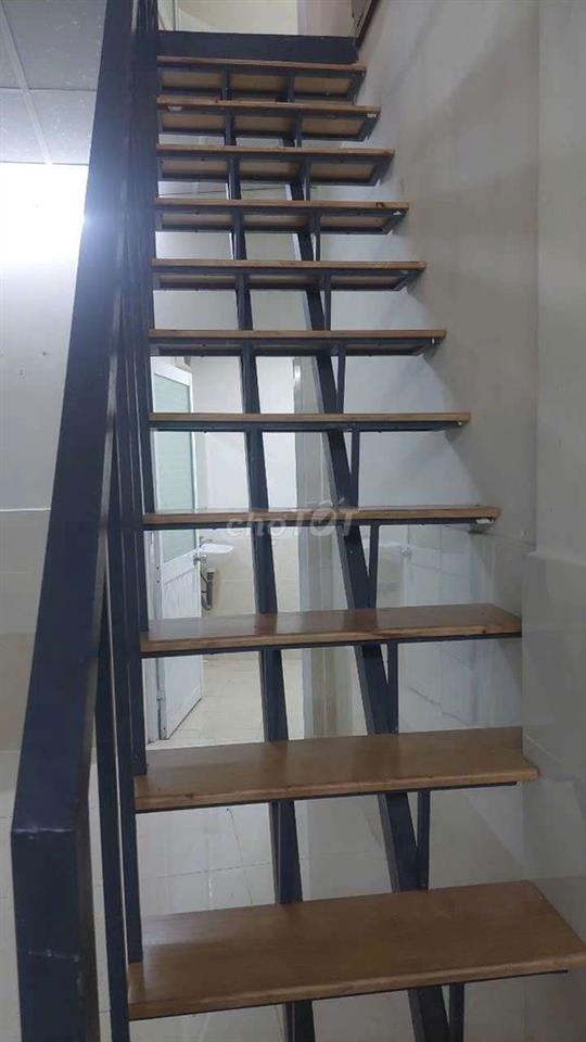 nhà nc mới đẹp 4x8 tr lầu 1pn 2vs phó Đức Chính Q1
