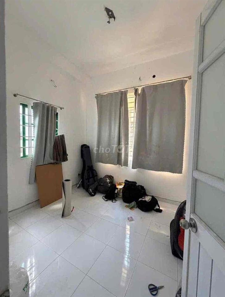 nhà nc mới đẹp tr 3 lầu sân thựng 3pn 3vs huỳnh văn bánh p11 phú nhuân
