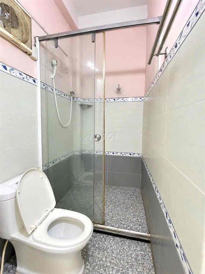 nhà nc mới đẹp tr L 2 lầu sth 4pn 3vs  ng. Thị huỳnh  p8 phú nhuận