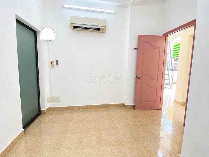 nhà nc mới đẹp tr L 2 lầu sth 4pn 3vs  ng. Thị huỳnh  p8 phú nhuận