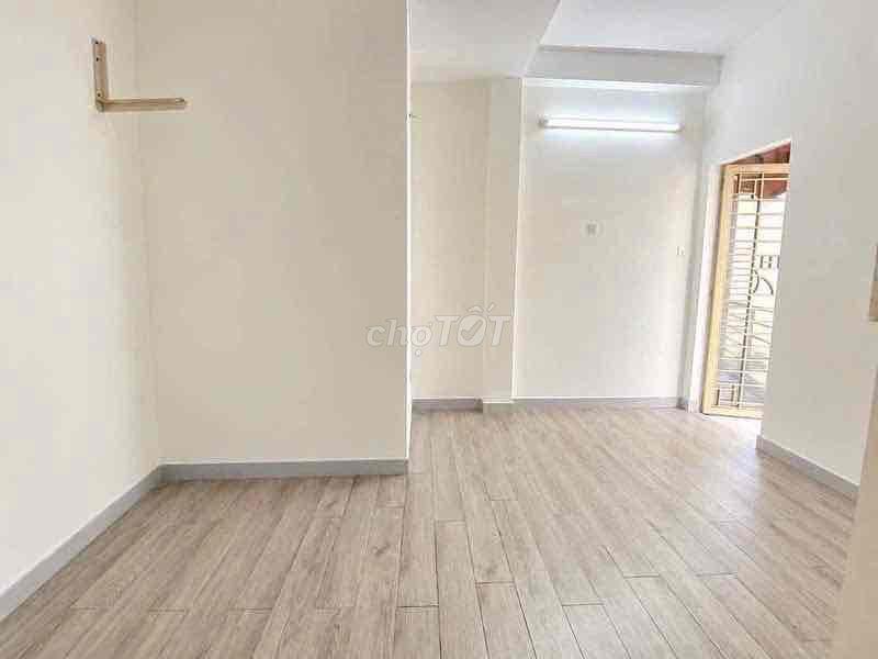 nhà nc mới đẹp tr L 2 lầu sth 4pn 3vs  ng. Thị huỳnh  p8 phú nhuận