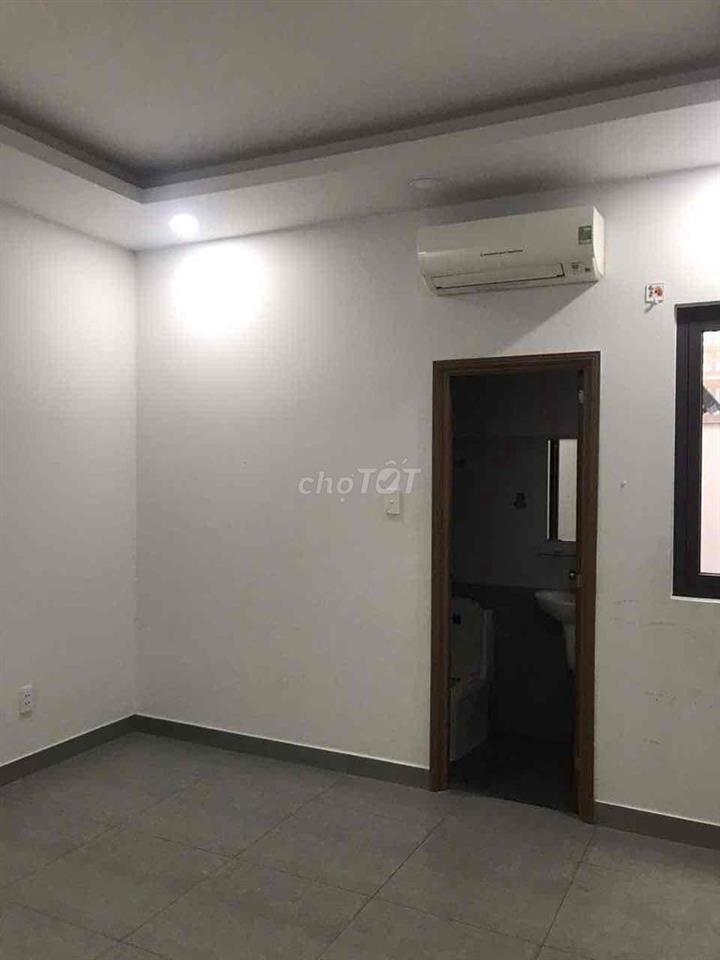 nhà nc mt đường 4x14 trệt lầu 2pn 2vs phạm văn đồng văn đồng 13 Q.Binh