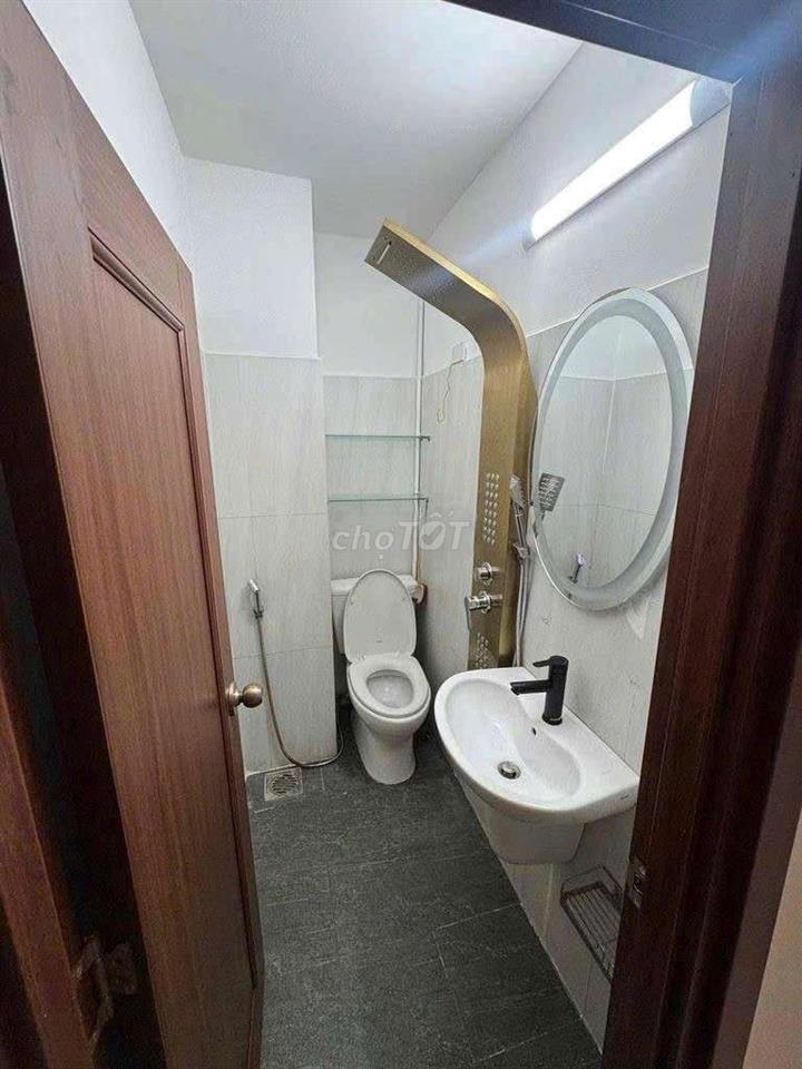 nhà nc sát mt hxh tr 2 lầu sth 3pn 3vs nghĩa Hòa P6  TÂN Bình