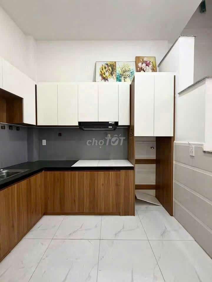 nhà nc sát mt hxh tr 2 lầu sth 3pn 3vs nghĩa Hòa P6  TÂN Bình