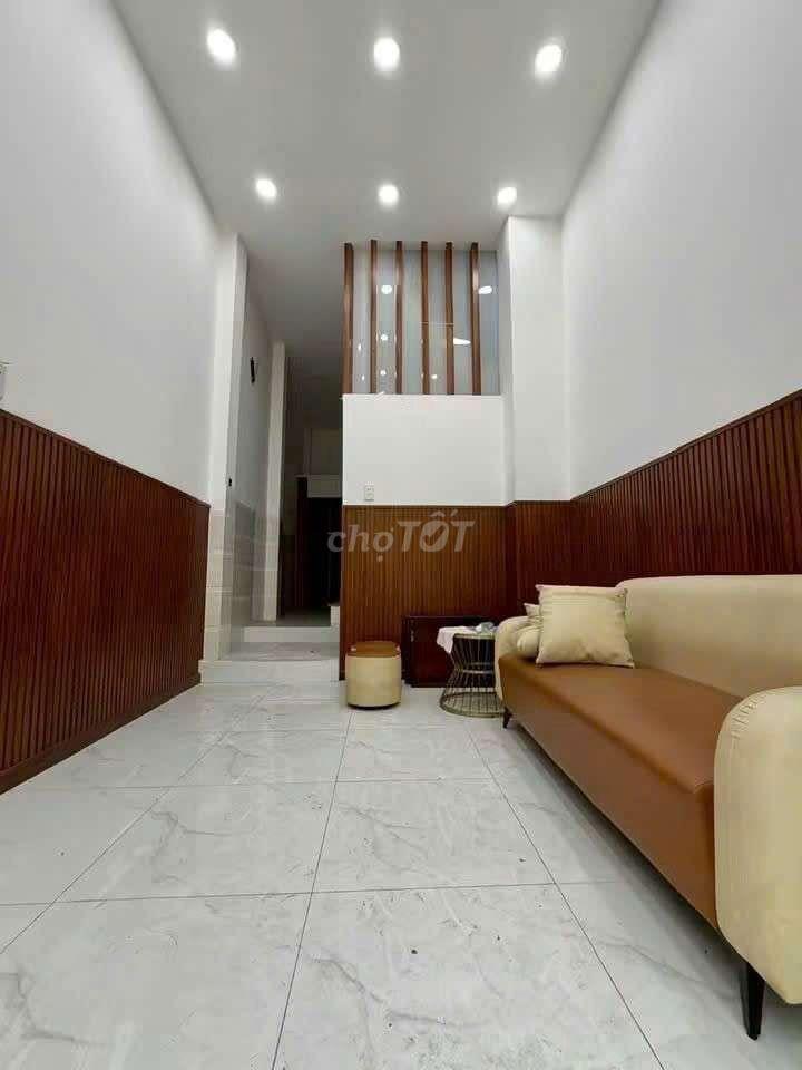 nhà nc sát mt hxh tr 2 lầu sth 3pn 3vs nghĩa Hòa P6  TÂN Bình