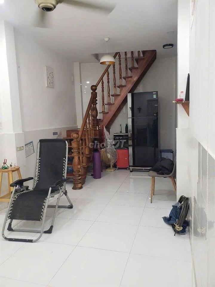 nhà nc mới đẹp tr 2 lầu sth 2pn 3vs nguyễn phi khanh Q1