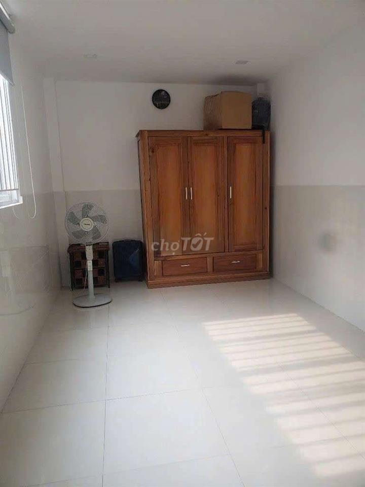 nhà nc mới đẹp tr 2 lầu sth 2pn 3vs nguyễn phi khanh Q1