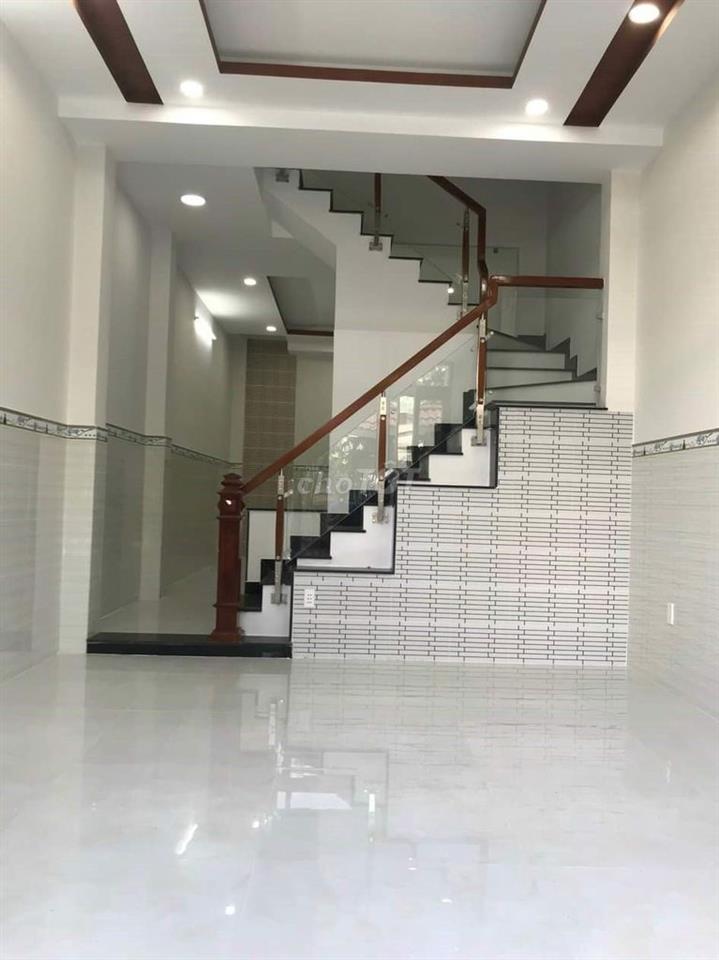 Cho thuê nhà MT 42A Hoa Sứ, P.7, Q. Phú Nhuận