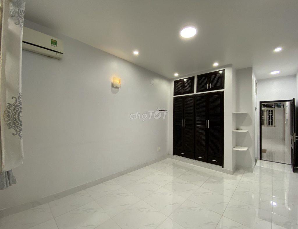 Cho thuê nhà MT 42A Hoa Sứ, P.7, Q. Phú Nhuận