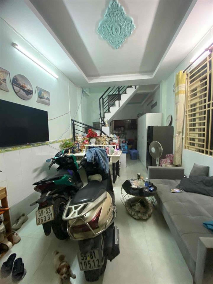 NHÀ THUÊ DIỆN TÍCH LỚN, NHIỀU PHÒNG, GẦN TRUNG TÂM
