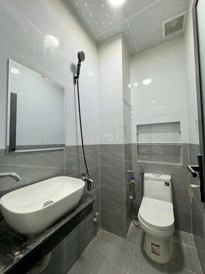 NHÀ MỚI - GIÁ CỰC TỐT HẺM XE HƠI PHAN VĂN TRỊ, P.5 CHỈ 8 TRIỆU/THÁNG!