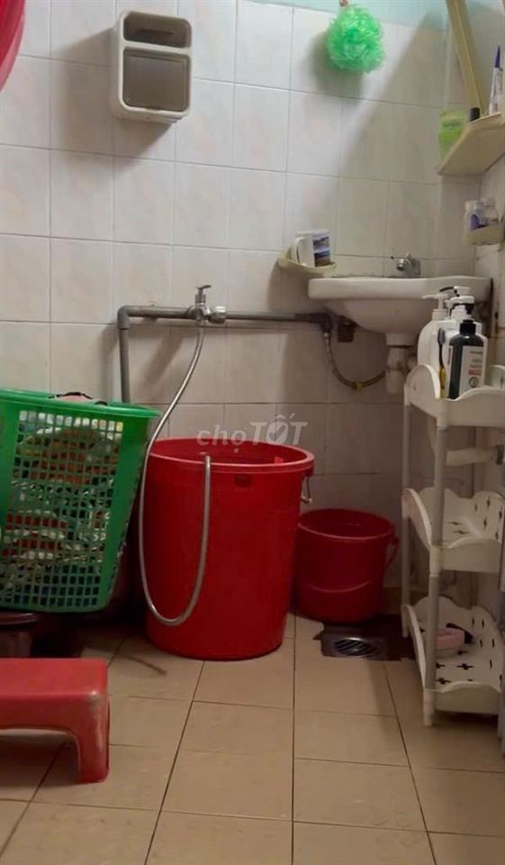 NHÀ THUÊ TRUNG TÂM QUẬN 1 - GẦN MẶT TIỀN TRẦN QUANG KHẢI 10 TR/THÁNG