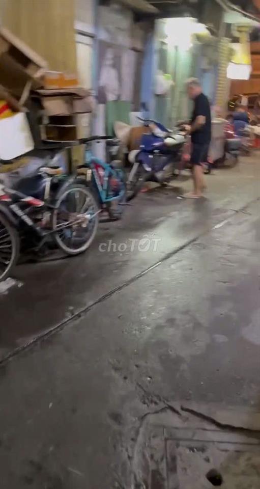 NHÀ THUÊ TRUNG TÂM QUẬN 1 - GẦN MẶT TIỀN TRẦN QUANG KHẢI 10 TR/THÁNG