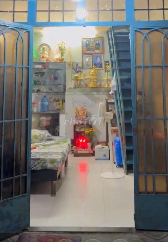 NHÀ THUÊ TRUNG TÂM QUẬN 1 - GẦN MẶT TIỀN TRẦN QUANG KHẢI 10 TR/THÁNG