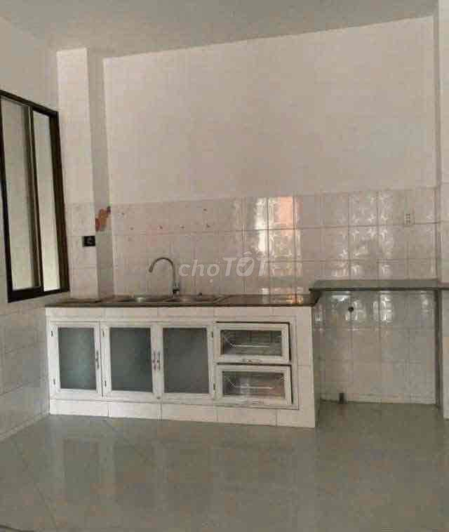 Cho thuê nhà HXH quay đầu, 1 Trệt 3 Lầu đường Nơ Trang Long