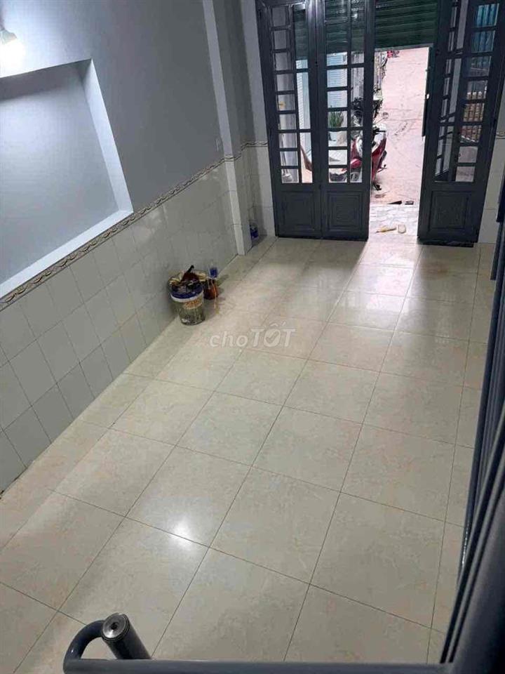Nhà Mới sơn sửa Quận 10, Nhà 1 trệt 1 lầu thông thoáng