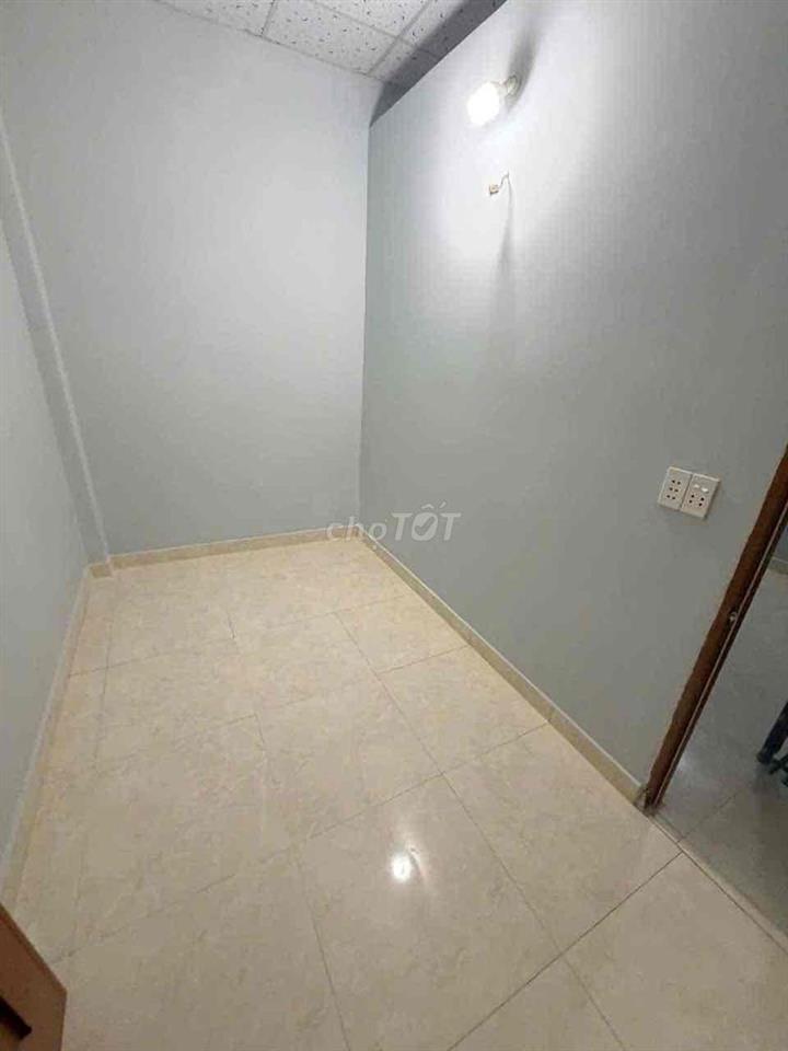 Nhà Mới sơn sửa Quận 10, Nhà 1 trệt 1 lầu thông thoáng