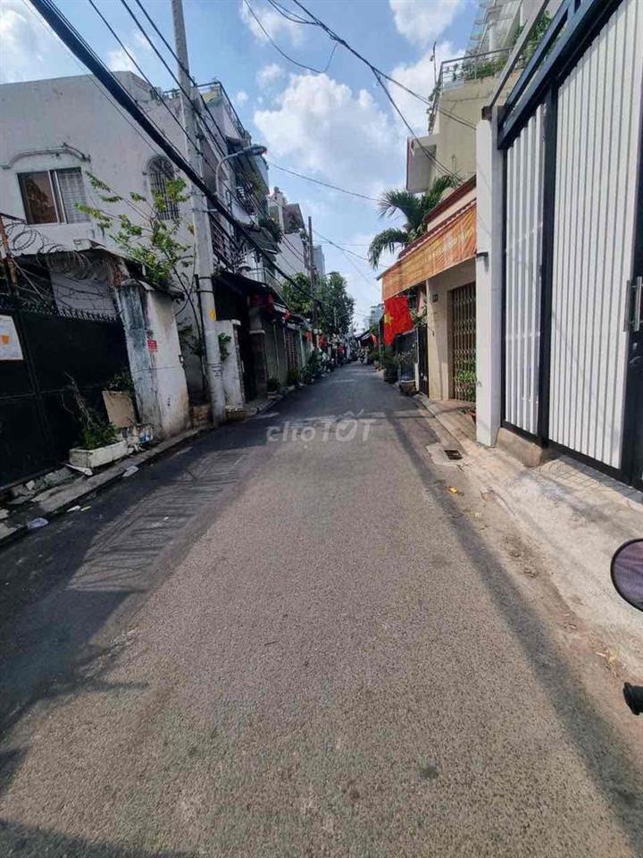Nhà Mới rộng rãi, DT 20x10m, Trệt 1 Lầu, Hẻm xe Hơi