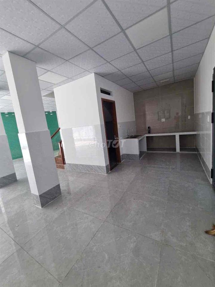 Nhà Mới rộng rãi, DT 20x10m, Trệt 1 Lầu, Hẻm xe Hơi