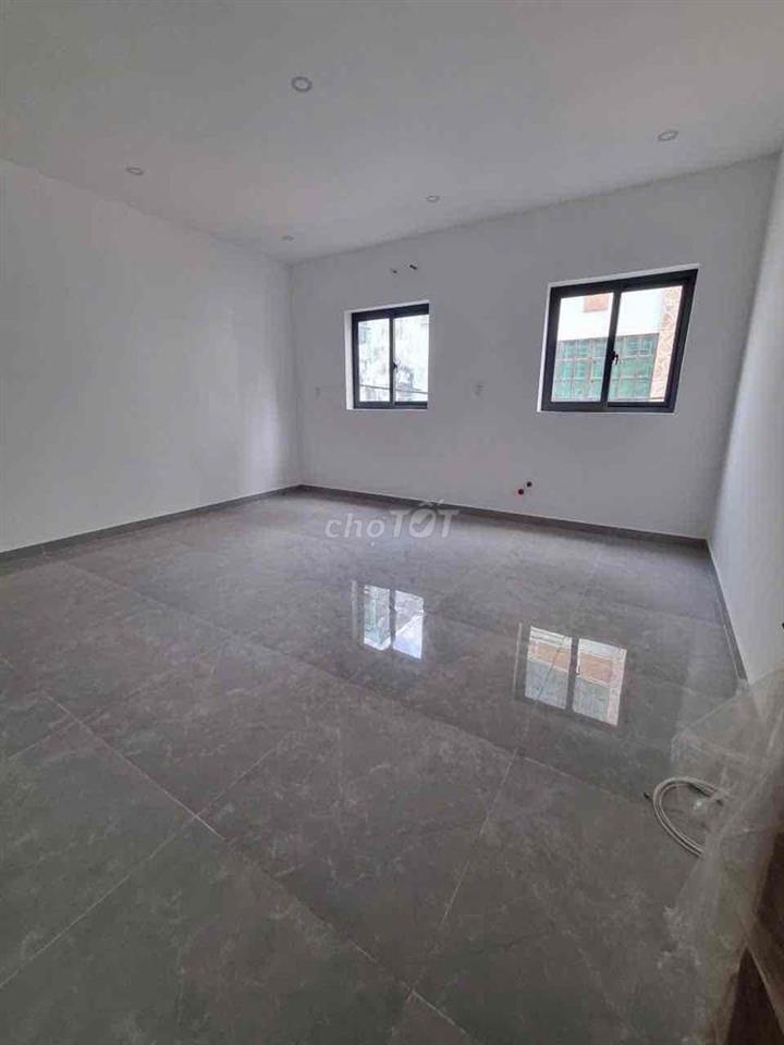 Nhà Mới rộng rãi, DT 20x10m, Trệt 1 Lầu, Hẻm xe Hơi