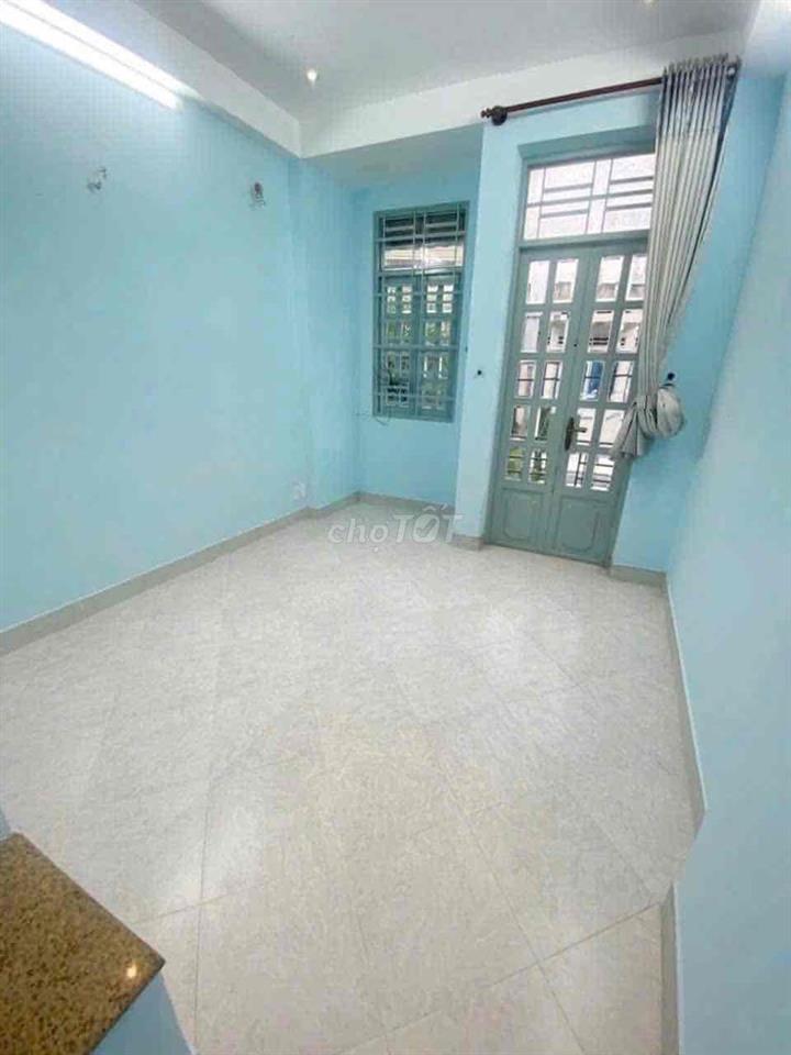 Nhà 1 trệt 2 Lầu sân thượng rộng, nhà thông thoáng an ninh