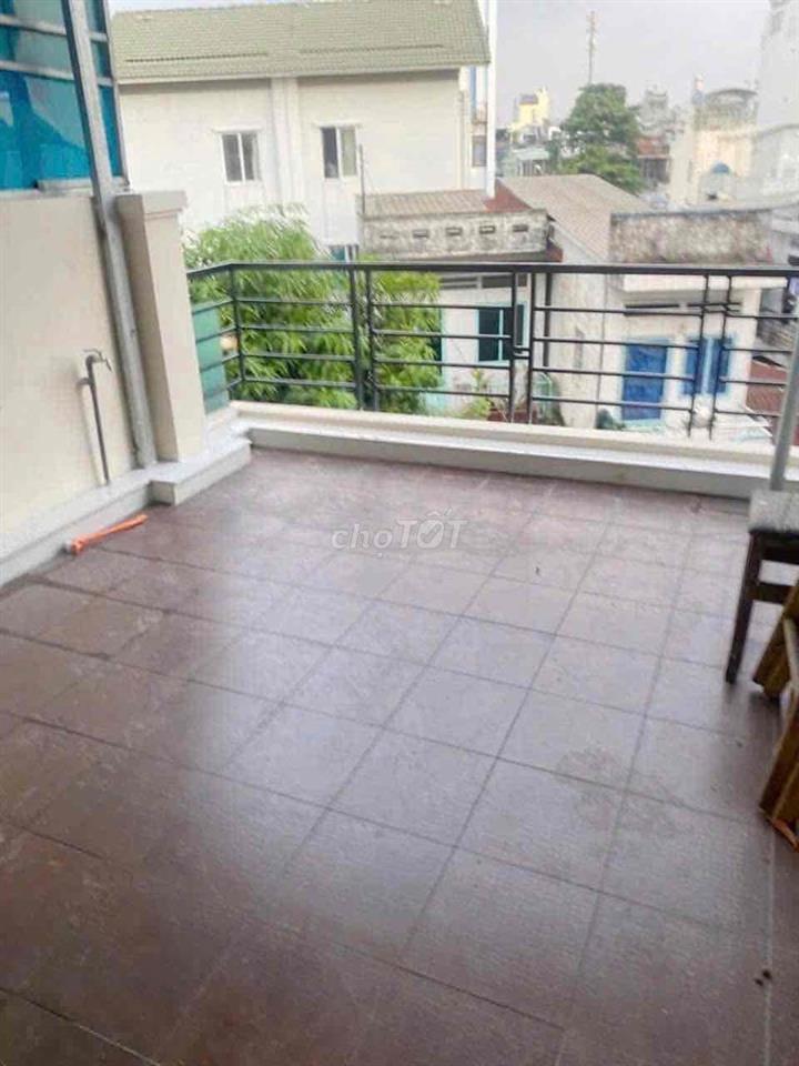 Nhà 1 trệt 2 Lầu sân thượng rộng, nhà thông thoáng an ninh