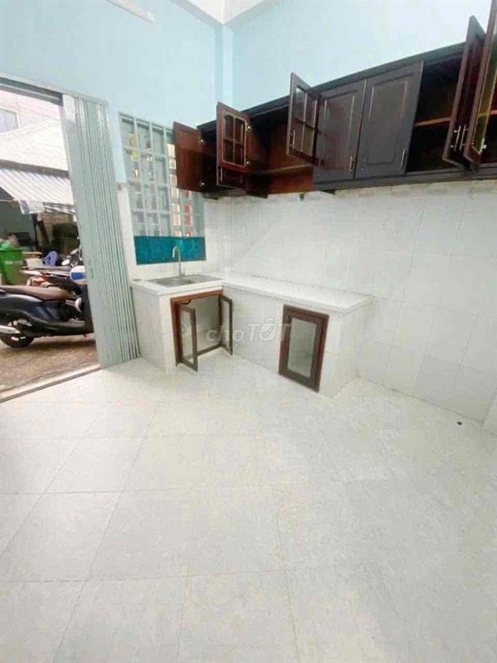 Nhà 1 trệt 2 Lầu sân thượng rộng, nhà thông thoáng an ninh