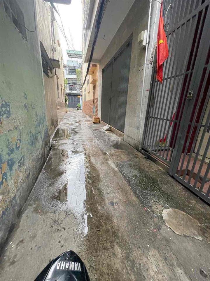Nhà Mới 1 trệt 1 gác, có cửa sổ ban công. Nguyễn Trọng Tuyển Tân Bình