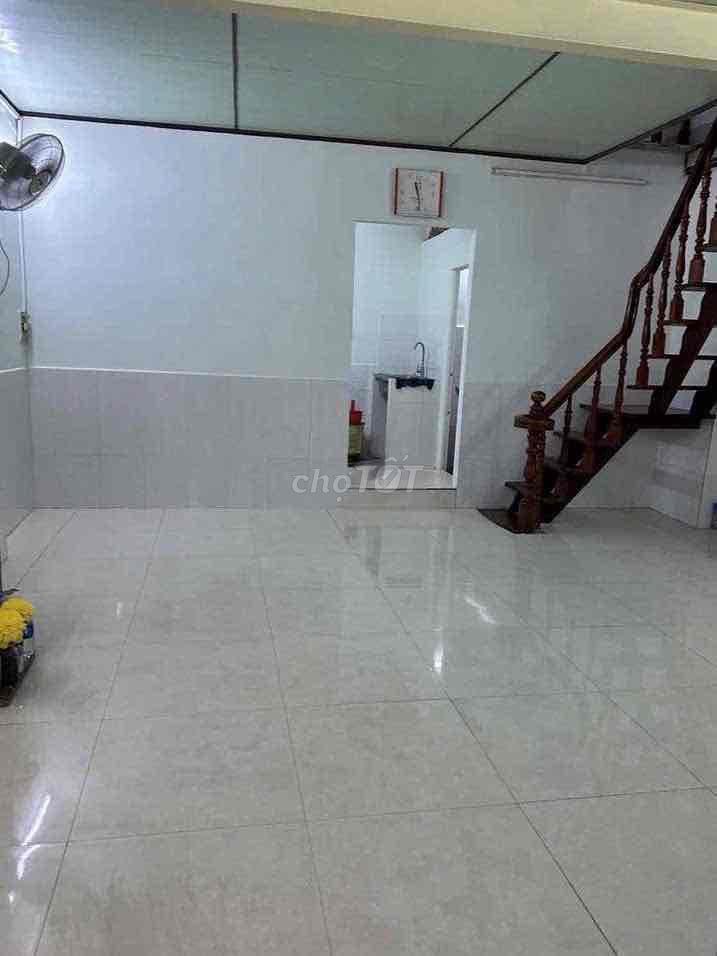 Nhà Mới 1 trệt 1 gác, có cửa sổ ban công. Nguyễn Trọng Tuyển Tân Bình