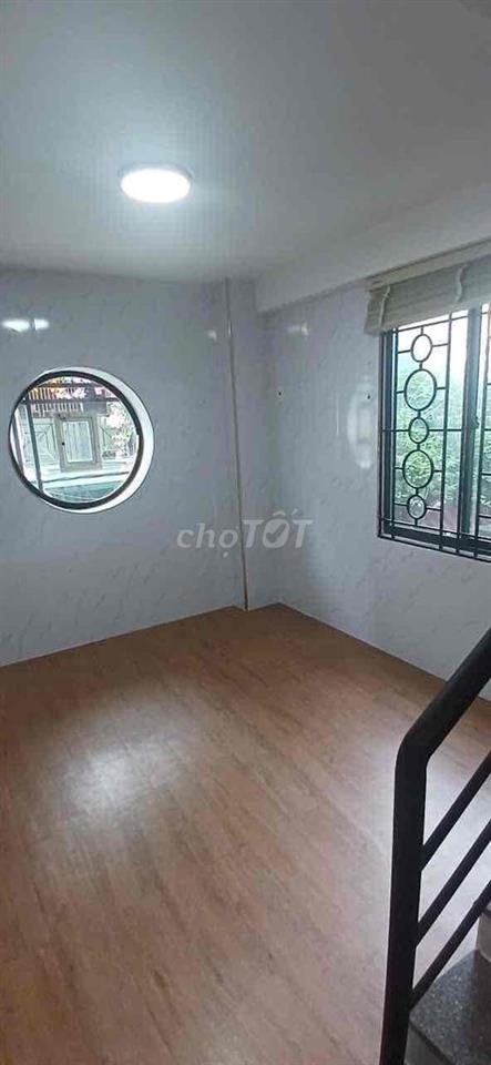 Nhà trệt 3 lầu có sân thượng, đường XVNT P21 BT