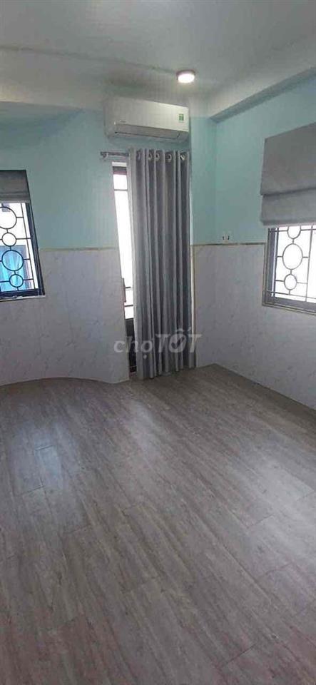 Nhà trệt 3 lầu có sân thượng, đường XVNT P21 BT