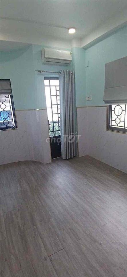 Nhà trệt 3 lầu có sân thượng, đường XVNT P21 BT