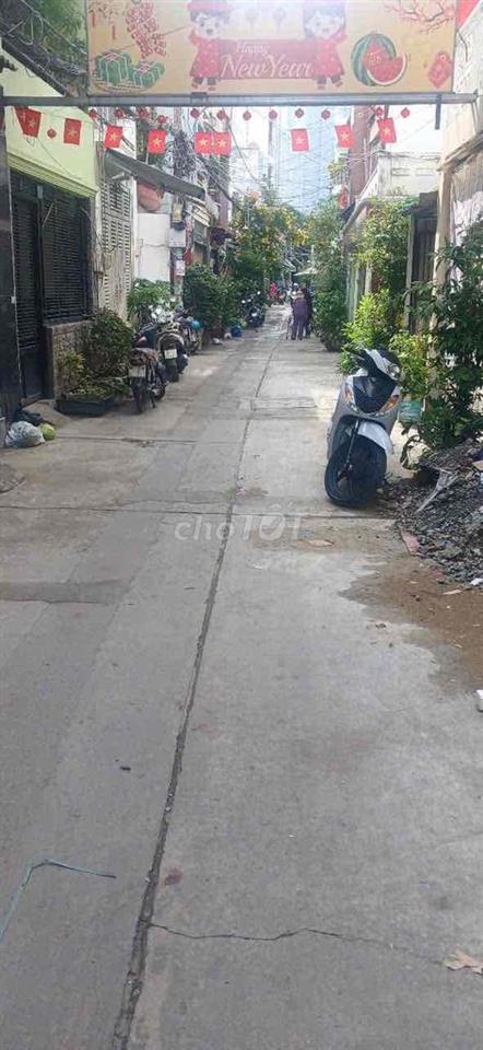 Nhà trệt 3 lầu có sân thượng, đường XVNT P21 BT
