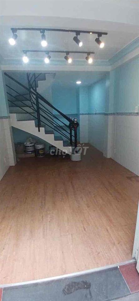 Nhà trệt 3 lầu có sân thượng, đường XVNT P21 BT