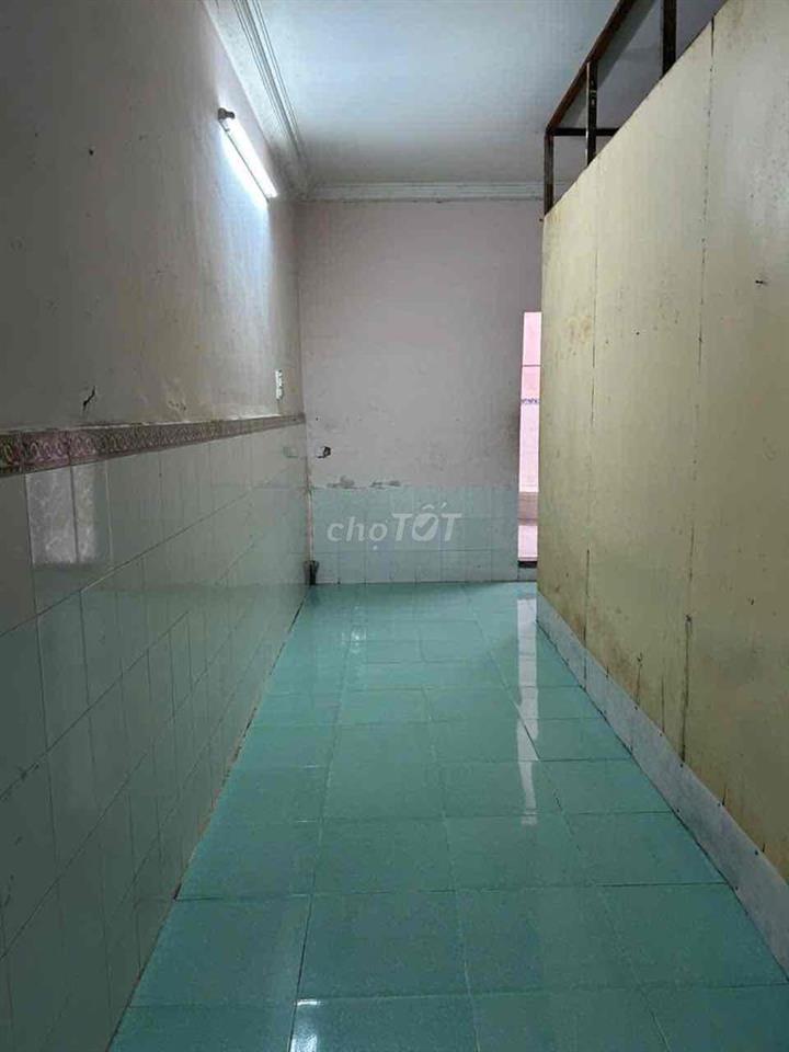 Cho thuê nguyên tầng trêt 50m2, lối đi riêng với lầu 1
