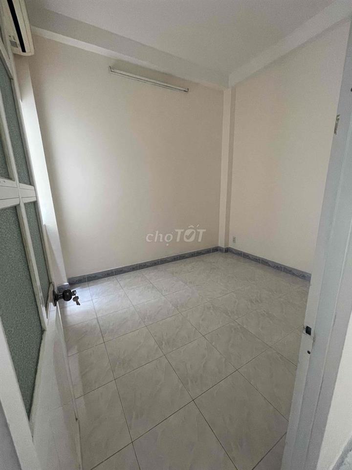 Cho thuê nguyên Lầu 1 Mới -  DT sàn 110m2 - Lối đi riêng, hẻm xe tải