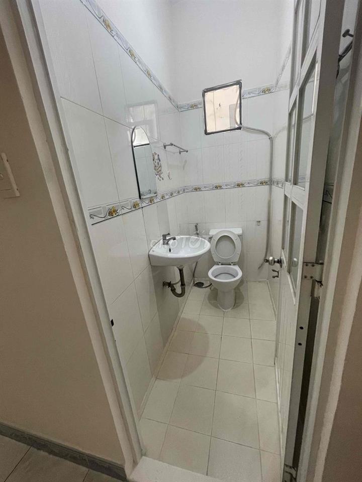 Cho thuê nguyên Lầu 1 Mới -  DT sàn 110m2 - Lối đi riêng, hẻm xe tải