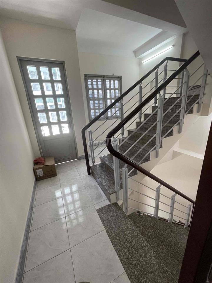 Cho thuê nguyên Lầu 1 Mới -  DT sàn 110m2 - Lối đi riêng, hẻm xe tải
