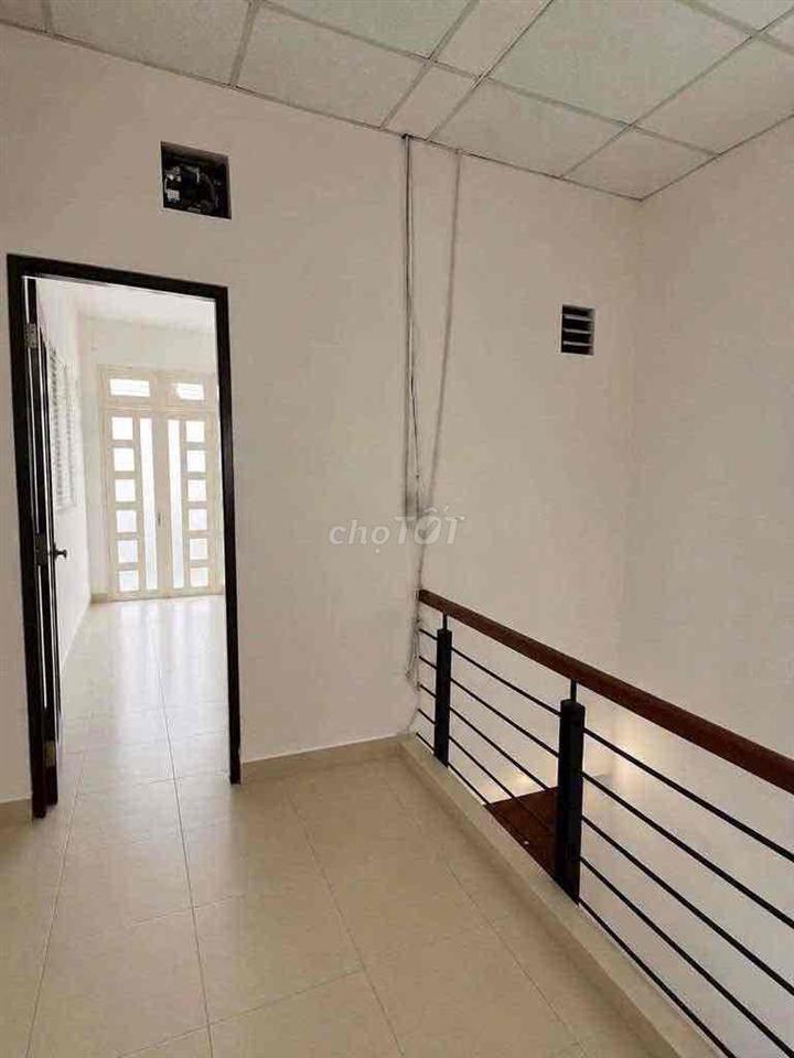 Nhà Mới trệt 2 lầu, 2PN 3VS - Hẻm 5m, Ni Sư Huỳnh Liên Tân Bình