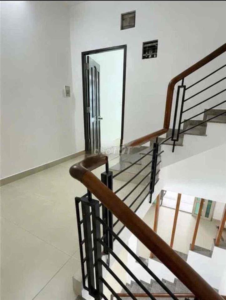 Nhà Mới trệt 2 lầu, 2PN 3VS - Hẻm 5m, Ni Sư Huỳnh Liên Tân Bình