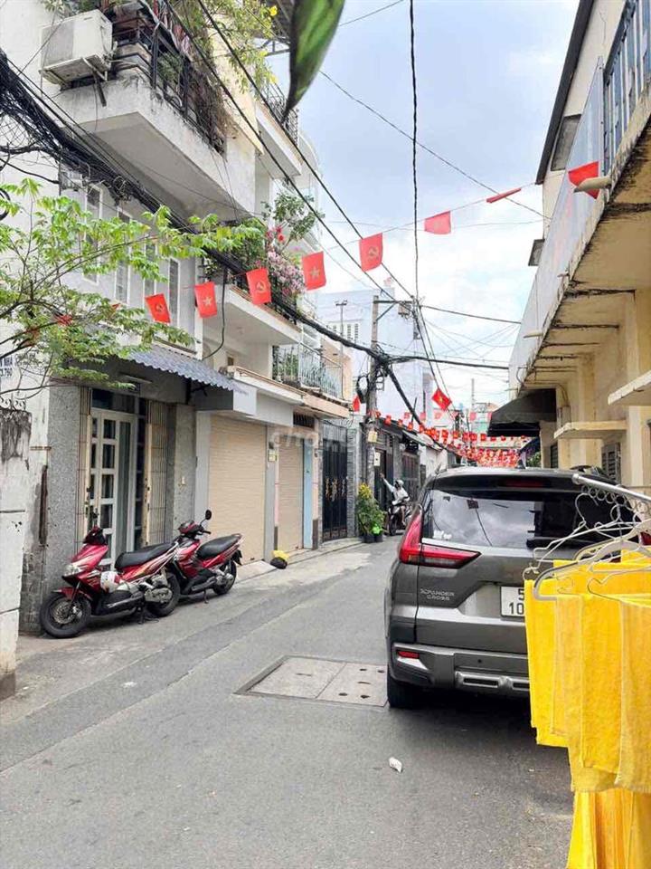 Nhà Mới rộng rãi Phú Nhuận, Hẻm Xe Hơi - Trệt 2 Lầu, 4PN 3VS