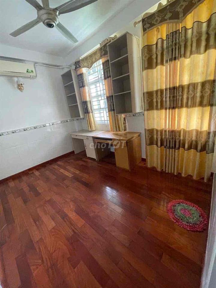 Cho thuê Chung cư 2PN, có sẵn nội thất - Võ Văn Kiệt Q1