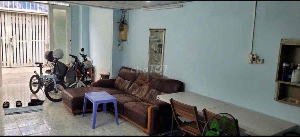 Cho thuê nhà 1 trệt 1 lầu - Rộng rãi, đường Tô Hiến Thành Q10