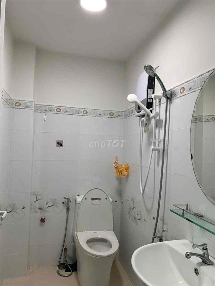 Cho thuê nhà Trệt 2 Lầu, có nội thất - Đỗ Tấn Phong PN