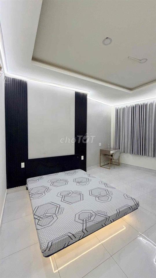 Cho thuê CHDV có thang máy, ban công rộng thoáng